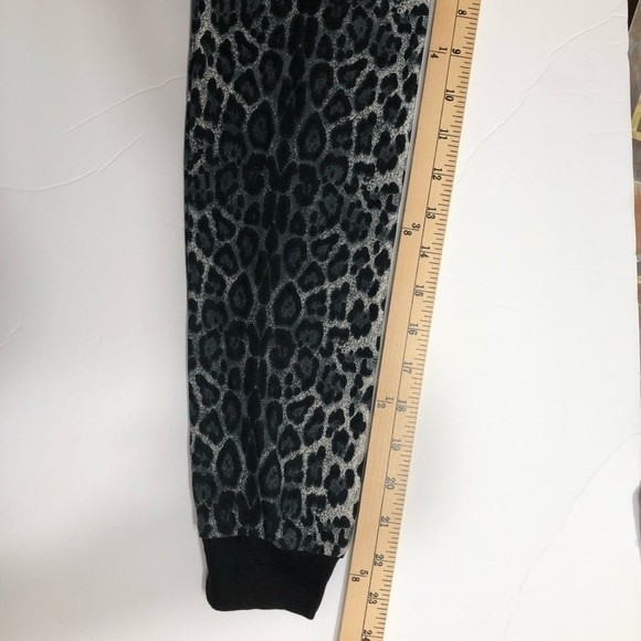 NWT LA SHEN Women’s Leopard print V-Neck button down Camo Long Sleeves Size S - Picture 8 of 16